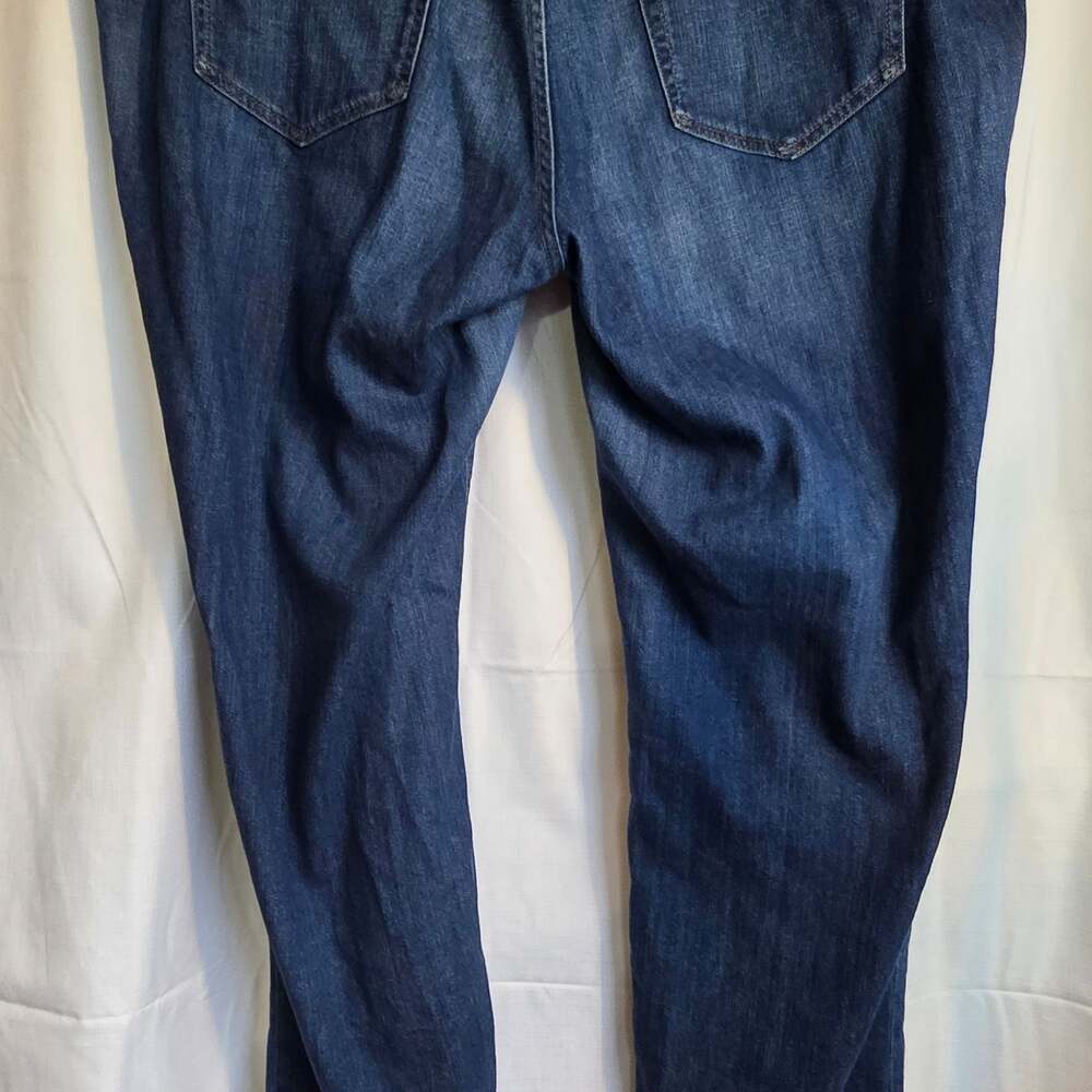 Eddie Bauer Jeans Ladies 20W Boyfriend Relaxed fit Medium Wash - Picture 2 of 5